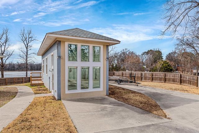 17 BREEZEWOOD Cove, Maumelle, AR 72113