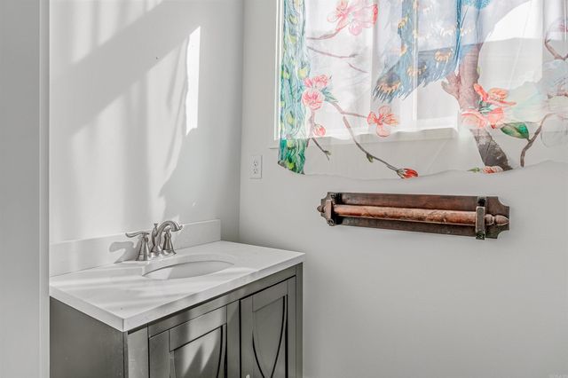 17 BREEZEWOOD Cove, Maumelle, AR 72113