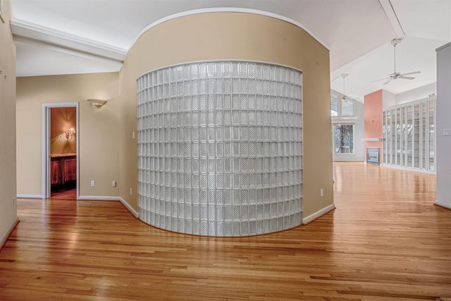 17 BREEZEWOOD Cove, Maumelle, AR 72113