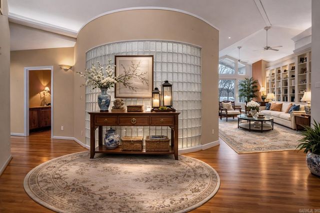 17 BREEZEWOOD Cove, Maumelle, AR 72113