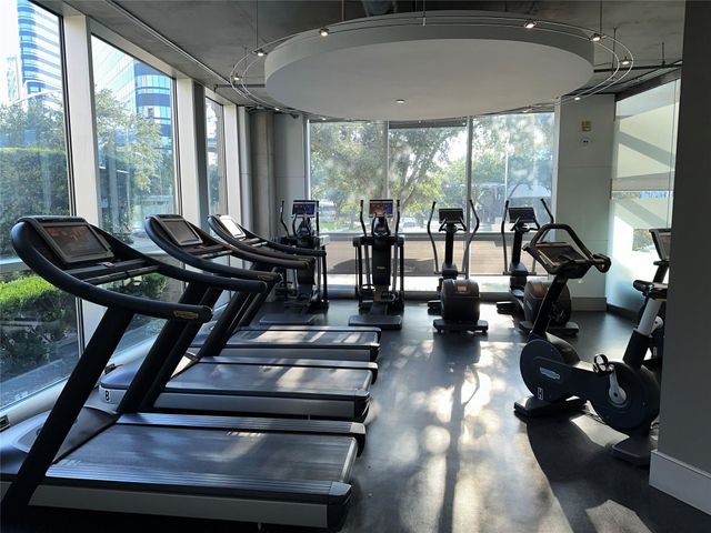 1901 Post Oak Boulevard 104, Houston, TX 77056