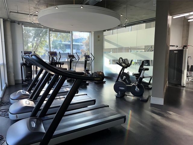 1901 Post Oak Boulevard 104, Houston, TX 77056