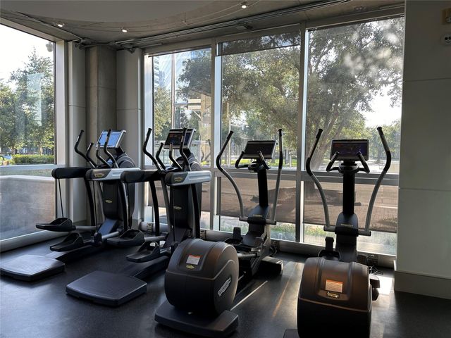 1901 Post Oak Boulevard 104, Houston, TX 77056