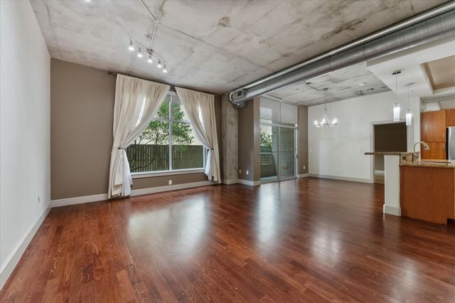 1901 Post Oak Boulevard 104, Houston, TX 77056