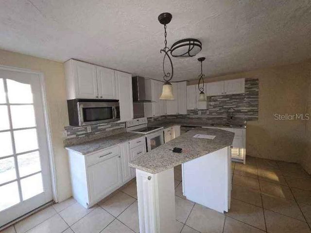 7619 SUMMERTREE LANE, New Port Richey, FL 34653