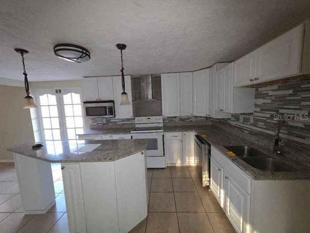 7619 SUMMERTREE LANE, New Port Richey, FL 34653