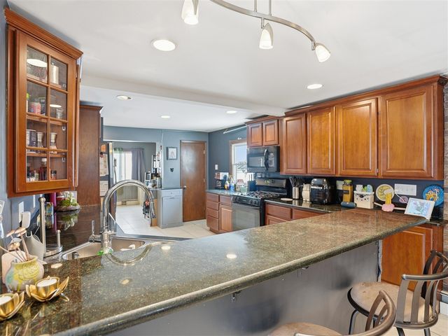 12126 Centralia, Redford, MI 48239