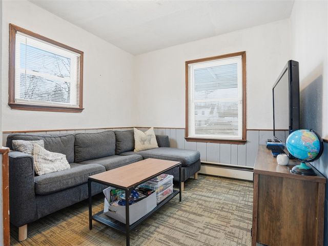 12126 Centralia, Redford, MI 48239