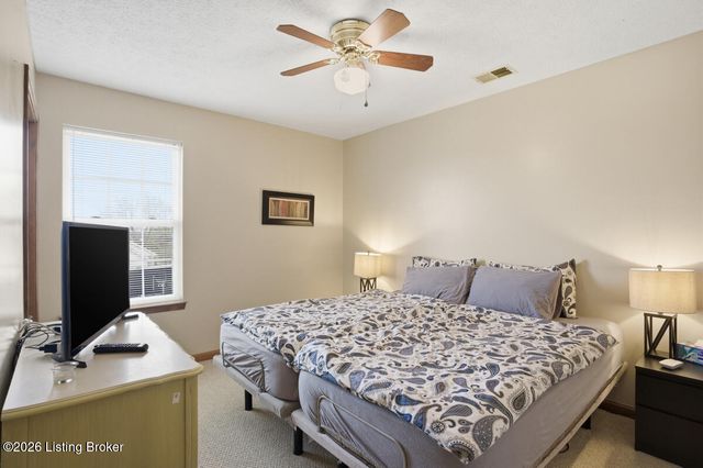 501 Eileen Ct, Vine Grove, KY 40175