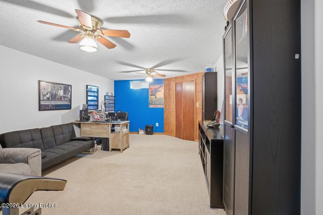 501 Eileen Ct, Vine Grove, KY 40175