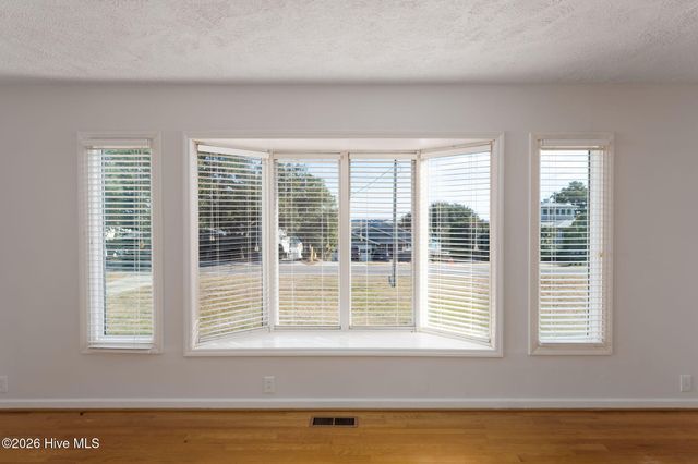 1966 Kings Landing Road, Hampstead, NC 28443