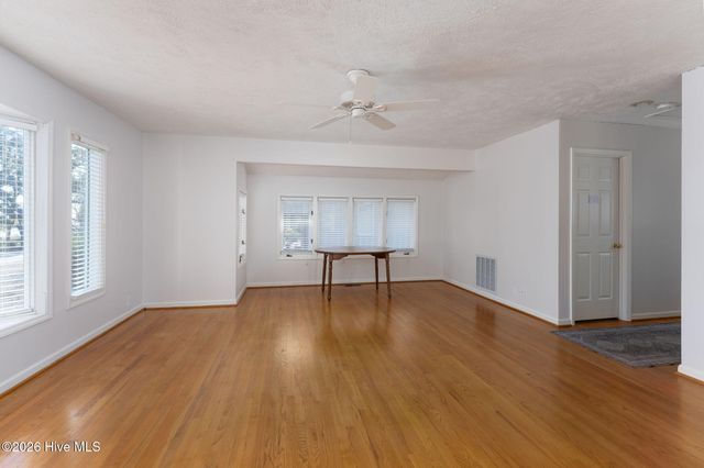 1966 Kings Landing Road, Hampstead, NC 28443