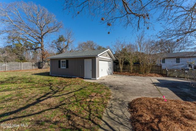 1966 Kings Landing Road, Hampstead, NC 28443