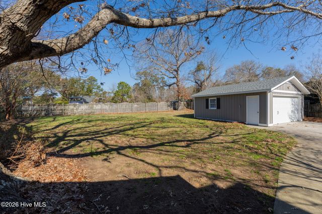 1966 Kings Landing Road, Hampstead, NC 28443