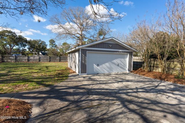 1966 Kings Landing Road, Hampstead, NC 28443