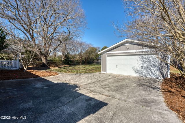 1966 Kings Landing Road, Hampstead, NC 28443