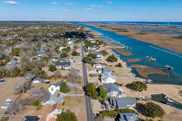 1966 Kings Landing Road, Hampstead, NC 28443