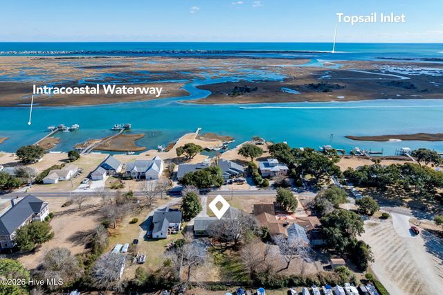 1966 Kings Landing Road, Hampstead, NC 28443