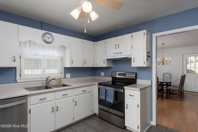 1966 Kings Landing Road, Hampstead, NC 28443