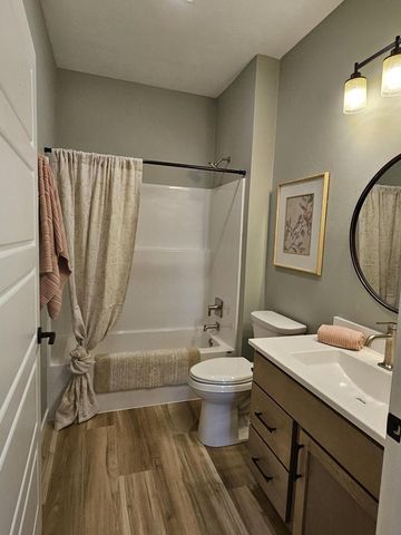 3800 Huntington Avenue, Janesville, WI 53546