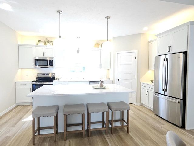 3800 Huntington Avenue, Janesville, WI 53546