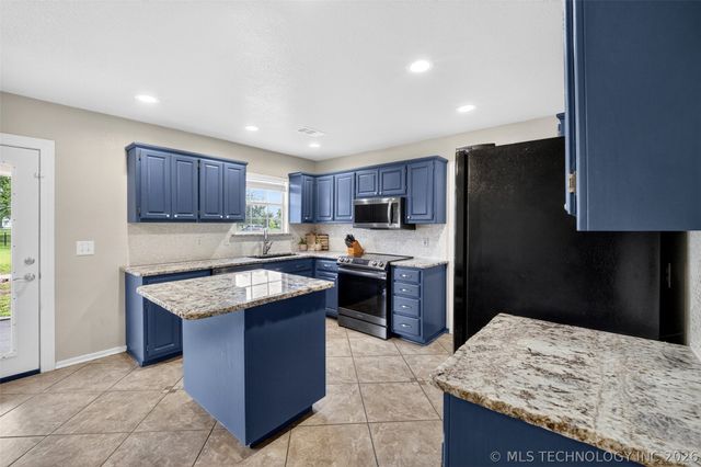14080 S 356th East Avenue, Coweta, OK 74429