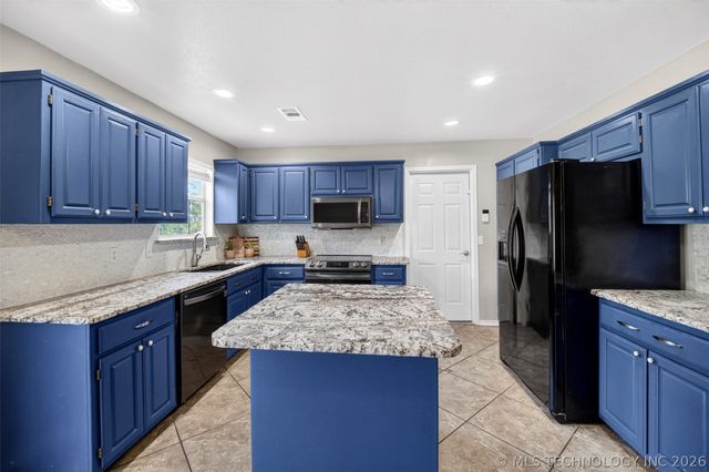 14080 S 356th East Avenue, Coweta, OK 74429