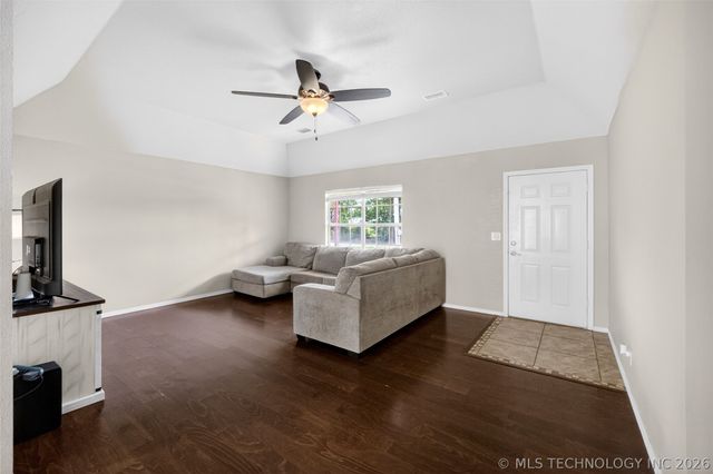 14080 S 356th East Avenue, Coweta, OK 74429
