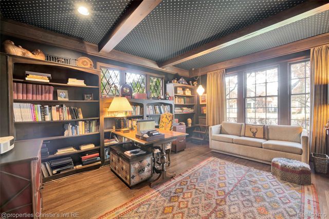 19635 Shrewsbury Road, Detroit, MI 48221