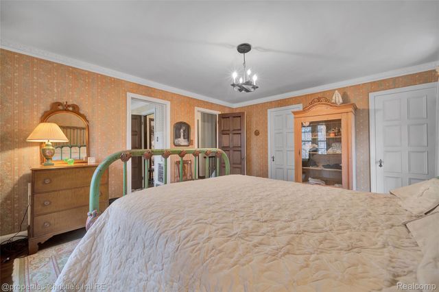 19635 Shrewsbury Road, Detroit, MI 48221