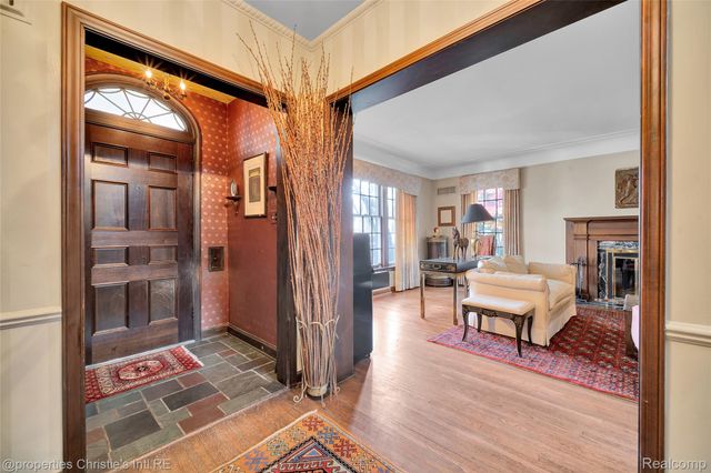 19635 Shrewsbury Road, Detroit, MI 48221