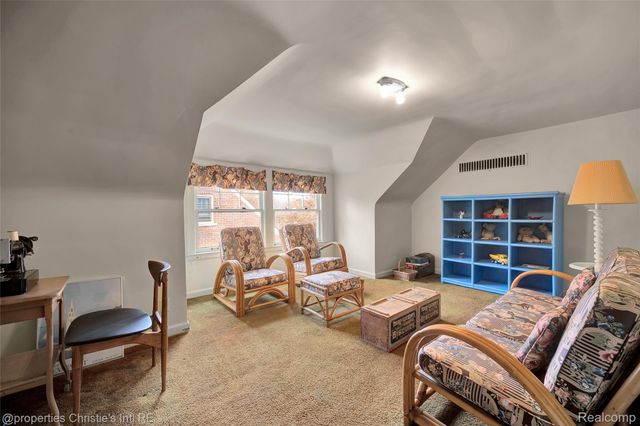 19635 Shrewsbury Road, Detroit, MI 48221