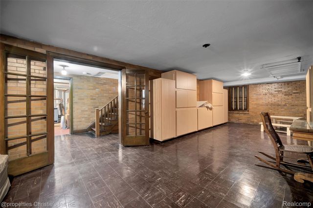 19635 Shrewsbury Road, Detroit, MI 48221