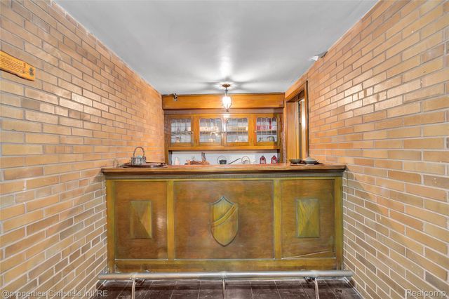 19635 Shrewsbury Road, Detroit, MI 48221