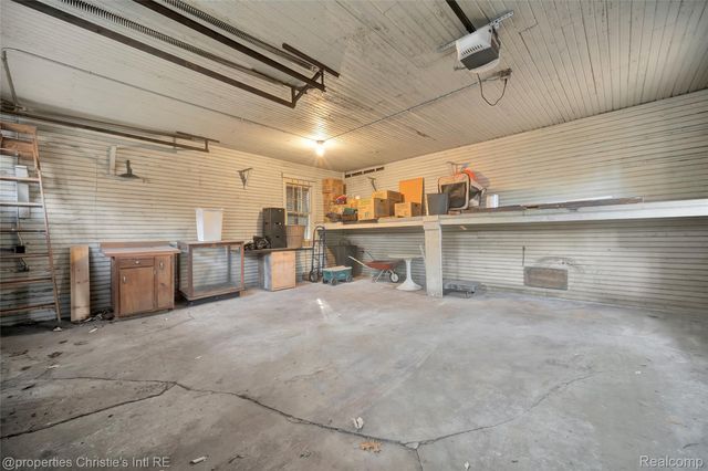 19635 Shrewsbury Road, Detroit, MI 48221