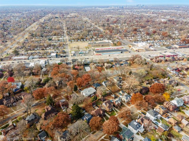 19635 Shrewsbury Road, Detroit, MI 48221