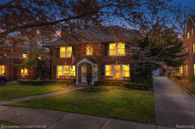 19635 Shrewsbury Road, Detroit, MI 48221