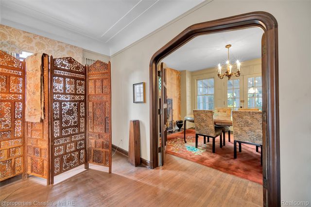 19635 Shrewsbury Road, Detroit, MI 48221