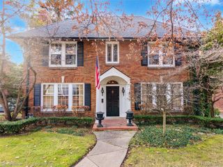 19635 Shrewsbury Road, Detroit, MI 48221