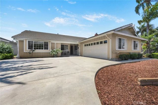 19541 Hartsdale, Huntington Beach, CA 92646