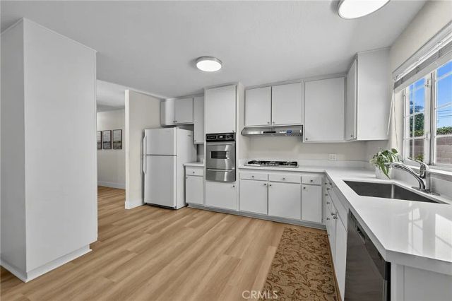 19541 Hartsdale, Huntington Beach, CA 92646