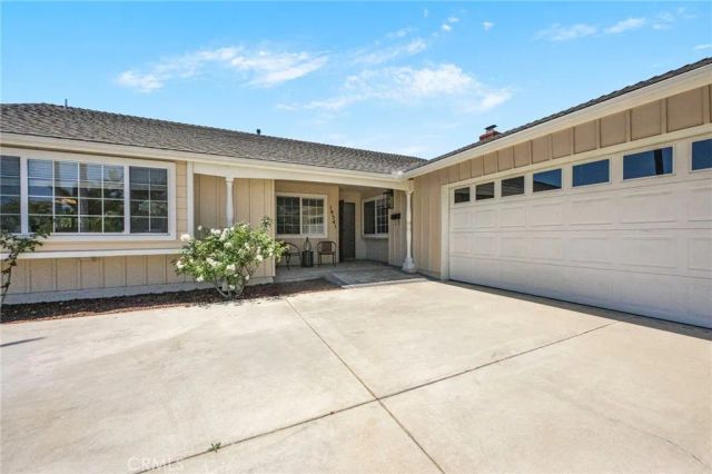 19541 Hartsdale, Huntington Beach, CA 92646