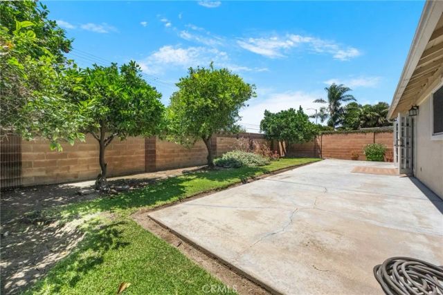 19541 Hartsdale, Huntington Beach, CA 92646