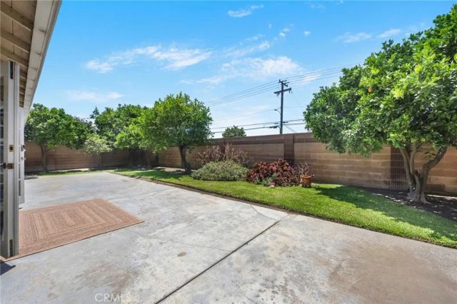 19541 Hartsdale, Huntington Beach, CA 92646