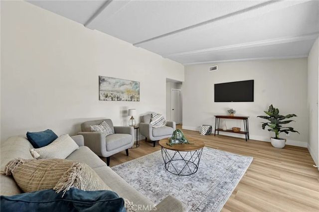 19541 Hartsdale, Huntington Beach, CA 92646