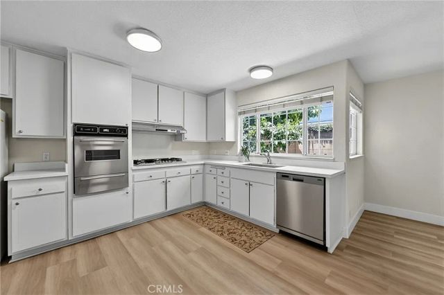 19541 Hartsdale, Huntington Beach, CA 92646