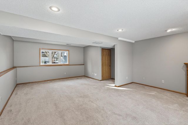 13995 Brunswick Avenue S, Savage, MN 55378