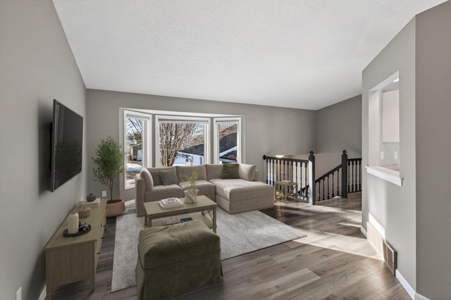 13995 Brunswick Avenue S, Savage, MN 55378