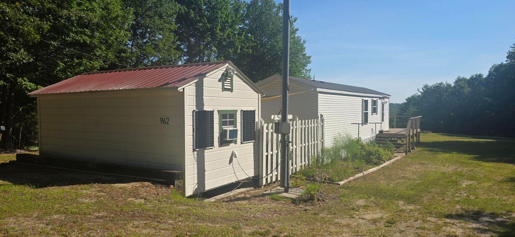 962 King Street, Oxford, ME 04270 — exterior