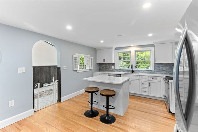 10 Forrest Rd, Walpole, MA 02081